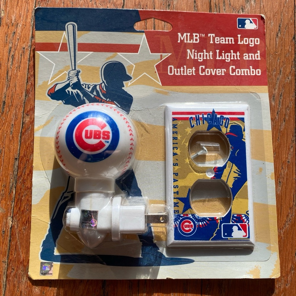 Chicago Cubs Night Light & Outlet Cover